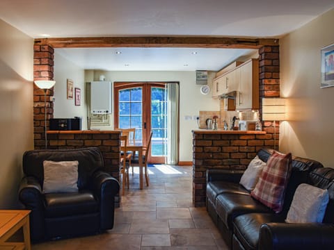 Living room | Poppy Cottage - Duffryn Farm Cottages, Dunvant