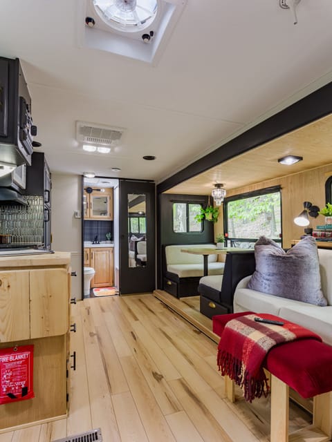 Belleayre Glamper Mountaintop Getaway in Catskills Campground/ 
RV Resort in Shandaken