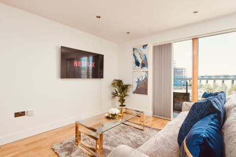 Living Room / Lounge