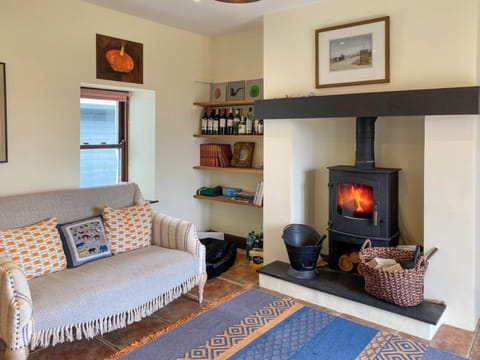 Second living area near to dining area | Ardtur Croft, Appin