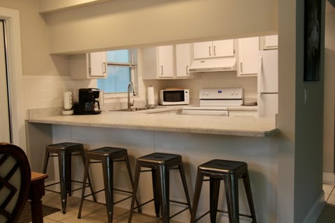 Kitchen/Dining Room bar area.