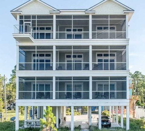 The house has 3 fully screened decks (almost 2,000 sq ft) facing the ocean!