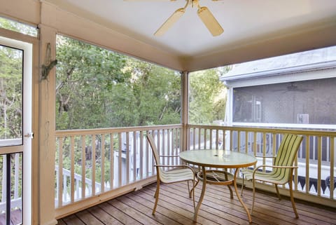 Eat out on the balcony.