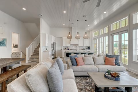 2nd Floor Living Area