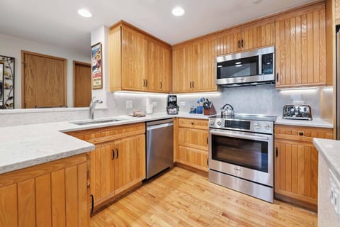 charter-a430-6820_54687593309_o