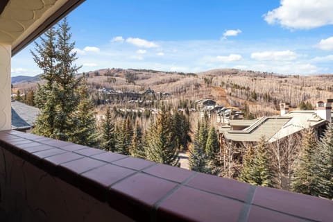 charter-f440-5626_54925811157_o