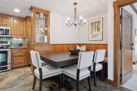 charter-f220-2758_54462401036_o