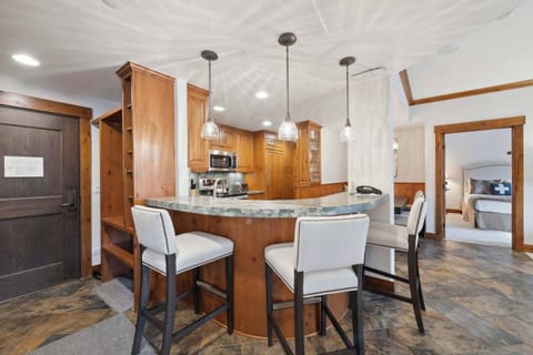 charter-f220-2748_54462401116_o