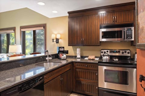 charter-c210-1549_54819316260_o