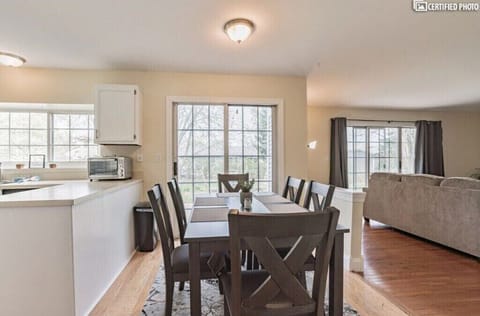 Eating area in Kitchen w/ seating for six.
