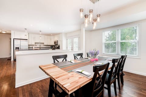 Dining area with seating for 6