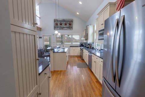 Main Level | Kitchen