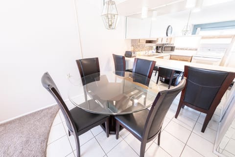 Dining Room and breakfast bar