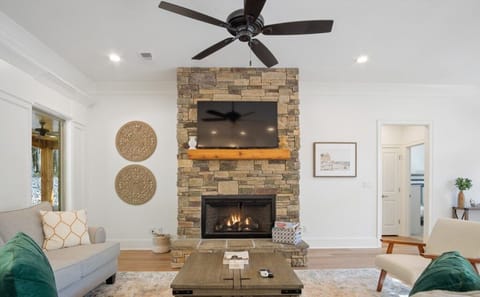  Cozy Fireplace with Large TV