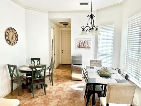 Seating for 10 + 4 barstools