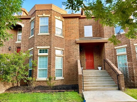 Beautiful townhome located close to Texas Tech University!