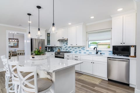 Chef's kitchen with island