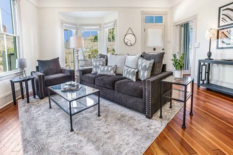 Welcome to The Jasmine on Jefferson!