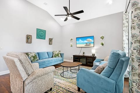 Open living area with plenty of seating