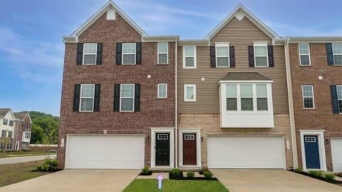 This classic townhouse in Akron offers a blend of timeless charm and modern comfort. Located in a quiet neighborhood, it’s the perfect spot to relax or explore nearby attractions, dining, and entertainment.