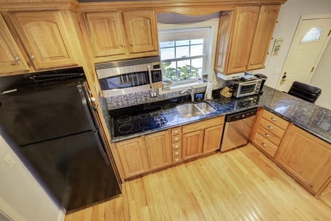 Kitchen ,Dishwasher,
cooktop ,convection microwave.  . No oven have large toaste
