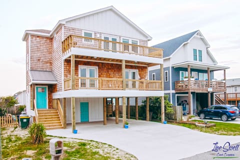 PIneapple Bungalow OBX

Year Built:  2023 by Live Swell Custom Vacation Homes 
