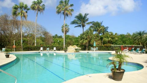 Pelican Cove Condominium Pool