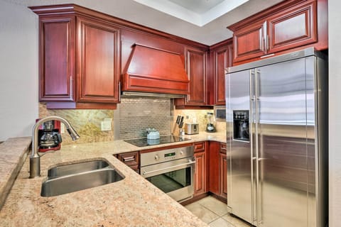 Kitchen (Main Suite) | Drip Coffee Maker | Toaster | Blender