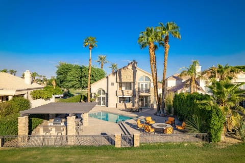 Resort-like backyard