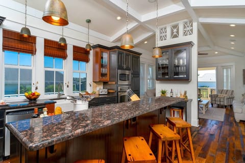 Luxurious Kitchen on the Top Floor for Entertaining & Admiring the Views!