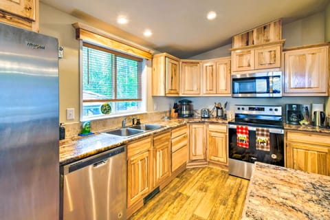 Kitchen | Coffee Maker | Crockpot