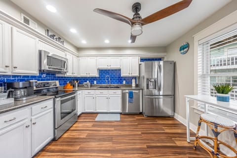 Spacious kitchen!