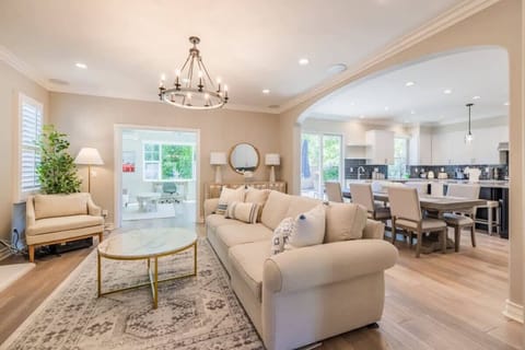 Elegant living area combining comfort and charm