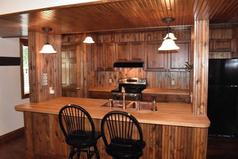 Additional seating for 2 at the kitchen counter.  