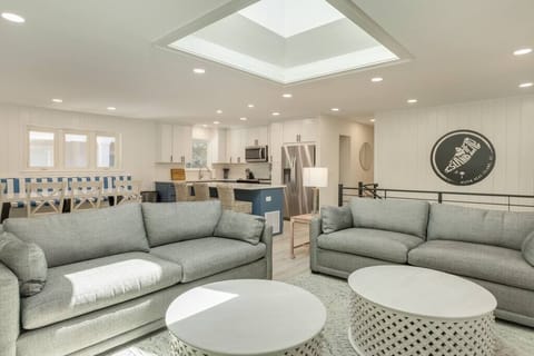 Living room, looking back into kitchen. 
