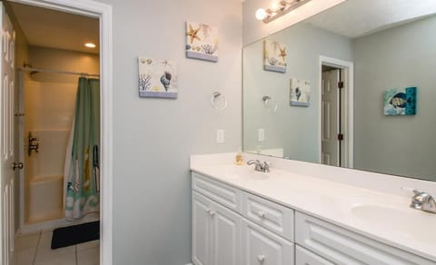 1st Floor Oceanfront King En Suite