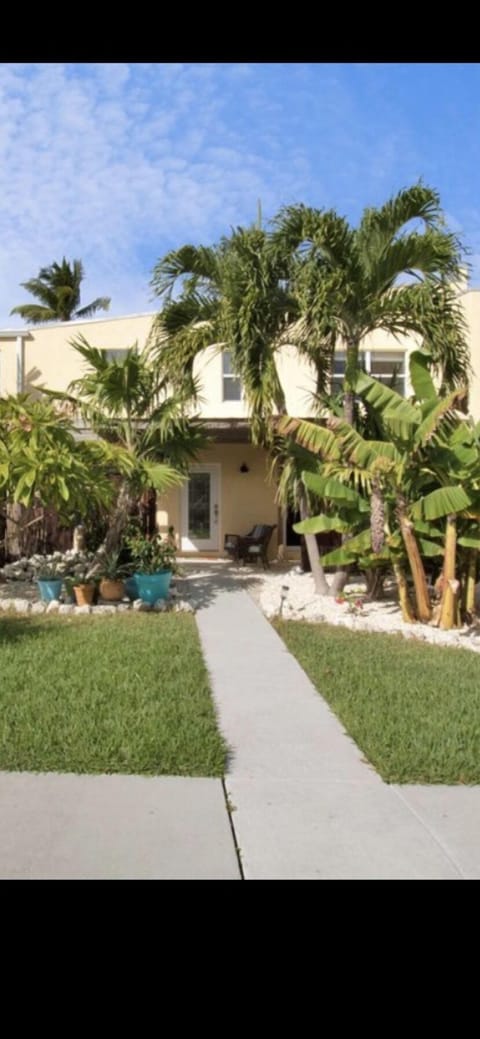 Entry way to the unit