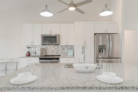 updated kitchen vacation rental, Cape Coral