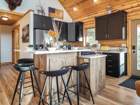 The designer touches continue with gold hardware...