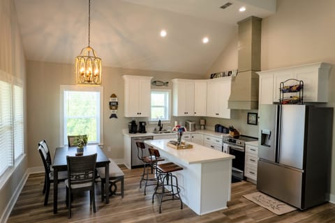 Dining area seats 6 and the island seats 2.