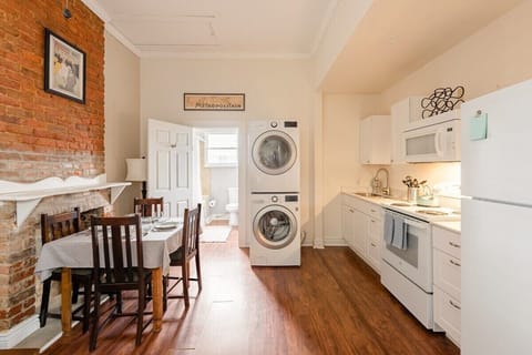 Kitchen / Laundry