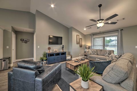 Murray Vacation Rental | 3BR | 2BA | 1 Stair Required to Enter | 1,500 Sq Ft