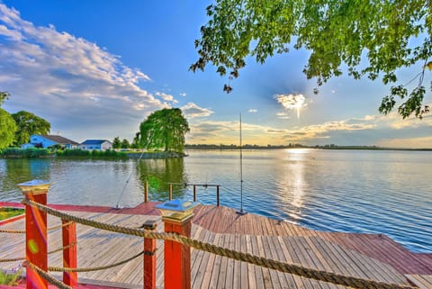 Fairgrove Vacation Rental | 3BR | 2BA | 1,700 Sq Ft | Step-Free Entry