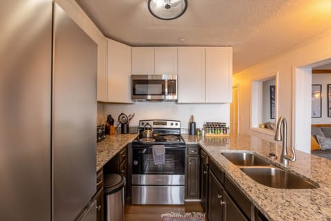 Elevation Vacation Rentals - Summit 202A - Kitchen (5)