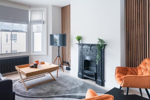Fulham Light – 2 Bedroom Home (2711)