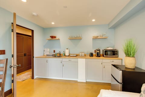 Kitchenette | Hot Plate | Coffee Maker | Cooking Basics