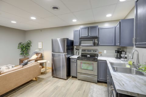 Kitchen | Cooking Basics | Single-Story Unit