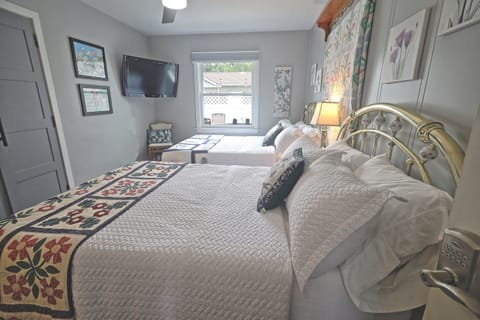 The garden room 2 double beds