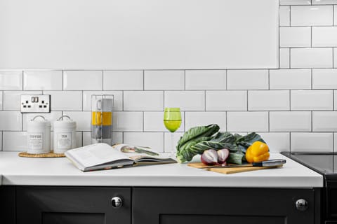 Fresh Escapes - Coombe Bank, Teignmouth, Sleeps 4