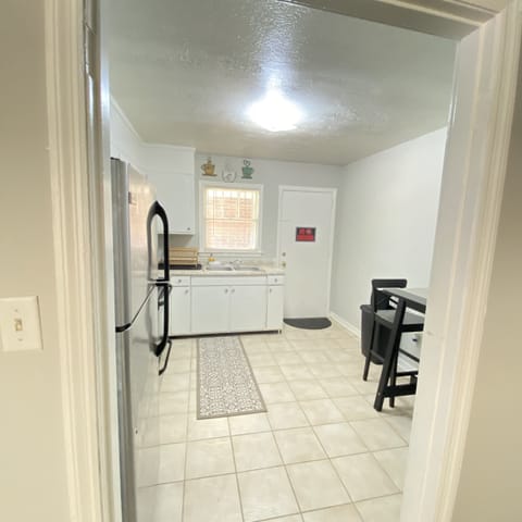 Relaxing Suite B- 2 minutes to Phoebe Apartment in Albany